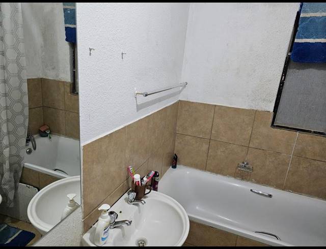 2 BEDROOM APARTMENT FOR SALE IN OLIEVENHOUTBOSCH